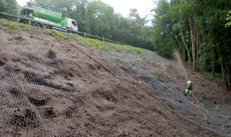 Stabiliser et végétaliser les sols - Lyon - Hydro-Land